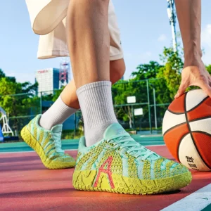 New practical basketball shoes with anti-slip soft soles lightweight and noise-generating sports shoes for students